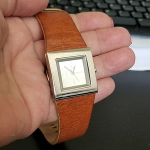 DKNY Women's leather watch square brown
